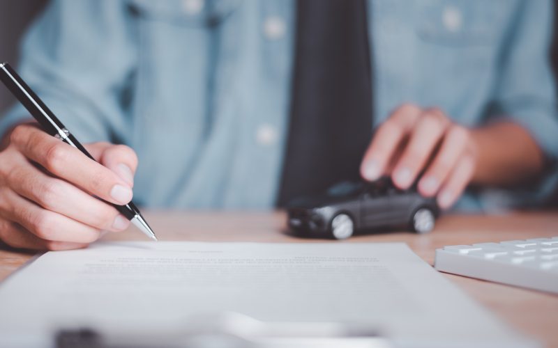 Geld lenen voor een auto: hier moet je rekening mee houden